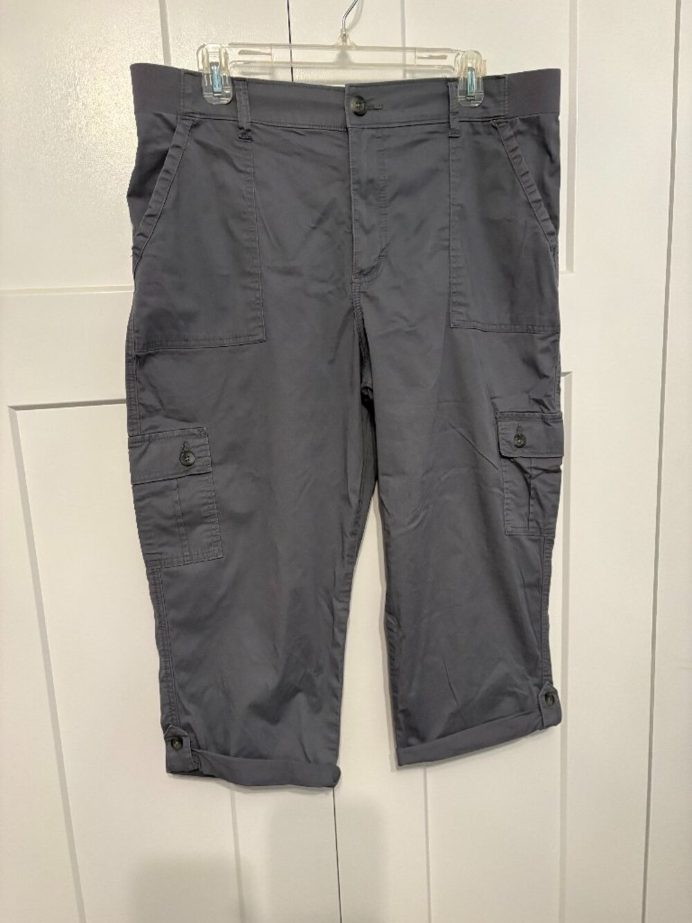 EUC Lee Women's Ultra Lux Comfort with Flex-to-Go Cargo Capri Pant, sz 16
